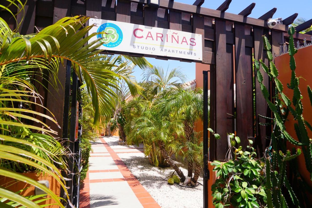 Carinas Studio Apartments Palm Beach Exterior photo